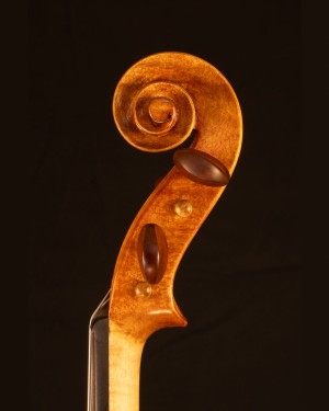 Violon n°17 Tête vue de droite Jean Sidler Bienne